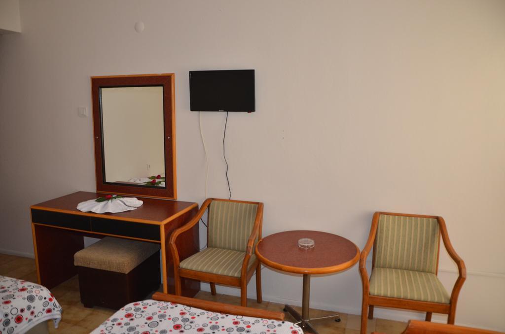 Dilek Hotel Menderes Quarto foto